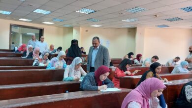 نائب رئيس جامعة بنها يتفقد أعمال الكشف الطبي وامتحانات الترم الصيفي 