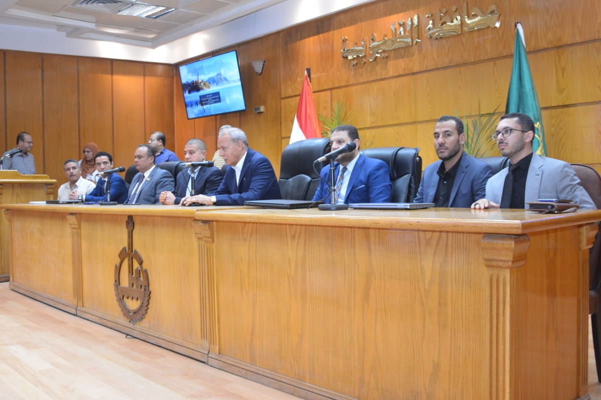 محافظ القليوبية يستقبل وفد اللجنة التنفيذية للمبادرة الوطنية 