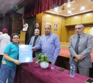 تكريم الطلاب المتفوقين بالمرحله الابتدائيه بلغات شبان بنها 