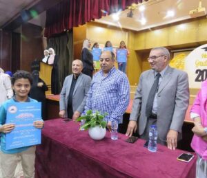 تكريم الطلاب المتفوقين بالمرحله الابتدائيه بلغات شبان بنها 