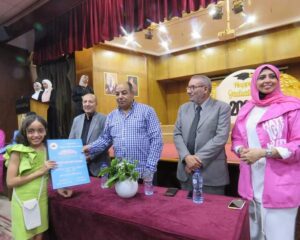 تكريم الطلاب المتفوقين بالمرحله الابتدائيه بلغات شبان بنها 