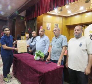 الشبان تحتفل بأوائل طلاب الصف الأول والثانى بالمرحلة الإعدادية