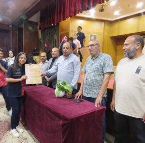 الشبان تحتفل بأوائل طلاب الصف الأول والثانى بالمرحلة الإعدادية