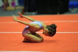 بنت الشبان كارمه أحمد عبدالحكيم عبدالعظيم تحصد الميدالية الذهبية للجمباز الفنى