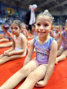 بنت الشبان حلا محمد تحصد الميدالية الذهبية