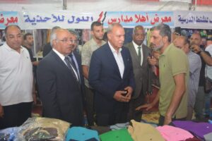 محافظ القليوبية يفتتح معرض " أهلا مدارس" بمدينة بنها (صور)