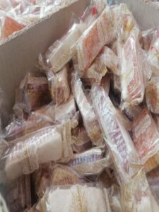 شوادر حلاوه المولد تملا شوارع مدينه بنها احتفالا بمولد النبي والاسعار في متناول الجميع