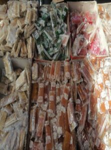 شوادر حلاوه المولد تملا شوارع مدينه بنها احتفالا بمولد النبي والاسعار في متناول الجميع