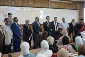 رئيس جامعة بنها يشهد أداء تحية العلم ويتفقد أول أيام العام الدراسى الجديد بكليتى الزراعة والطب البيطري