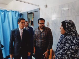 رئيس جامعة بنها يتفقد مصابي حادث طريق الرياح التوفيقي ببنها بالمستشفى الجامعي