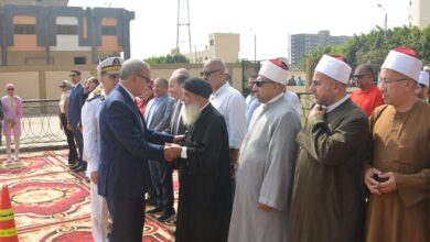 محافظ القليوبية يضع إكليلا من الزهور على النصب التذكاري لشهداء أكتوبر (صور)