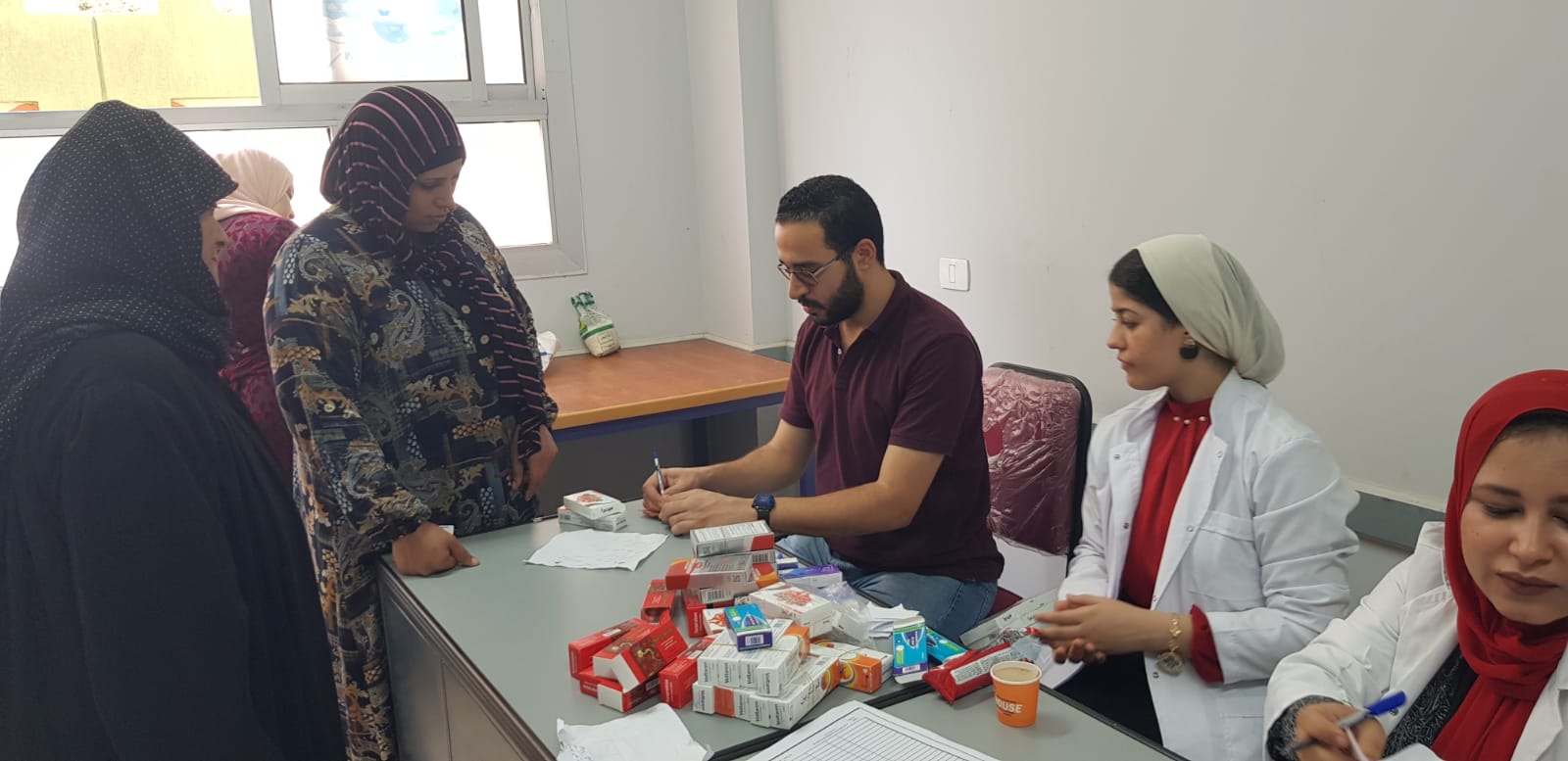 إقبال كبير على قوافل جامعة بنها الطبية ضمن مبادرة "أنت الحياة" بشبين القناطر