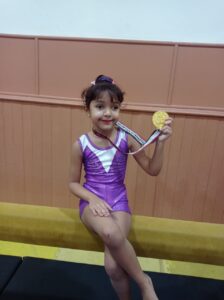 بنت الشبان مكه أحمد مصطفى تحصد الميدالية الذهبية