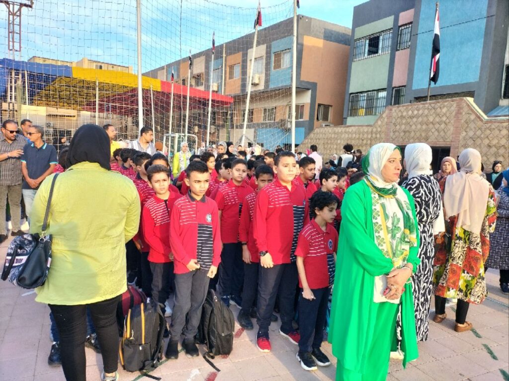 انتظام الدراسة لليوم الثالث بمجمع  شبان بنها