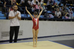 لارا أحمد تحصد الميدالية الذهبية فى بطولة الجمهورية للجمباز