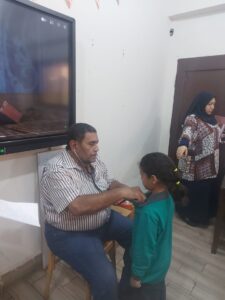 صحتا مسؤليتنا.. شبان بنها تطمئن علي طلابها بالكشف الطبي 