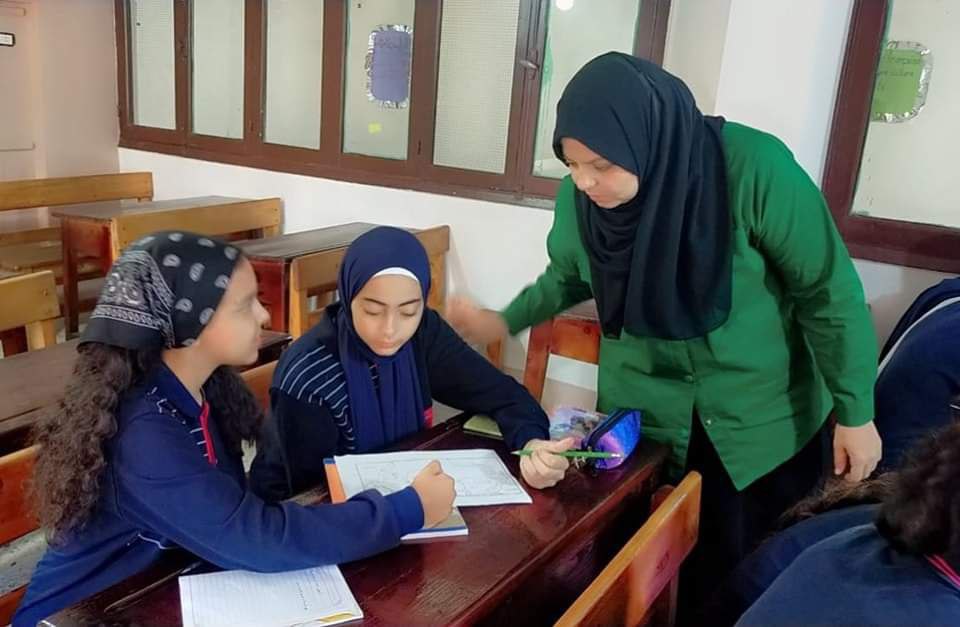 بإستخدام  الخرائط الصماء ..  شبان بنها تفعل نشاط تعليمي للطلاب