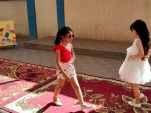 ديفلية الشبان..  عرض ازياء من براعم شبان بنها 