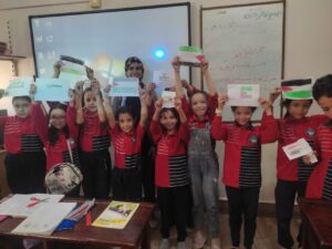 طلاب شبان بنها لاقرانهم في فلسطين "نحن معكم"