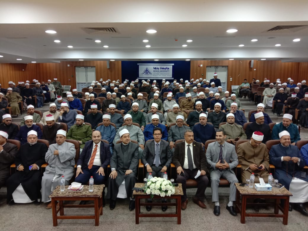 رئيس جامعة بنها يؤكد على دور الأئمة في تشكيل الوعي لدى المجتمع ومواجهة التطرف رئيس جامعة بنها يؤكد على دور الأئمة في تشكيل الوعي لدى المجتمع ومواجهة التطرف