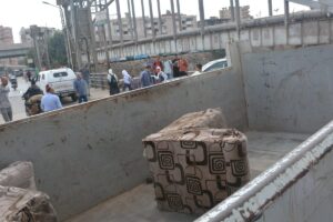 محافظ القليوبية يقود حملة لإزالة الإشغالات والتعديات بمنطقة وابور الثلج ببنها (صور)