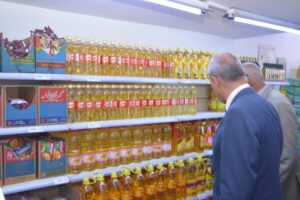 محافظ القليوبية يتابع موقف تطبيق مبادرة خفض السلع الأساسية بعدد من السلاسل التجارية