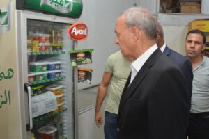 محافظ القليوبية يتابع الالتزام بتطبيق مبادرة تخفيض السلع الغذائية (صور)