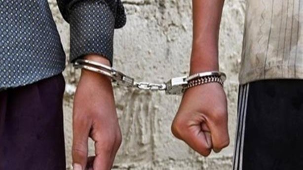 ضبط 3 أشخاص يحملون أسلحة نارية ويطلقون الرصاص في الشارع بشبرا الخيمة ضبط 3 أشخاص يحملون أسلحة نارية ويطلقون الرصاص في الشارع بشبرا الخيمة