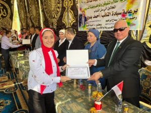 بدوى يكرم المتفوقين بمدرسة ترسا للتعليم الأساسي في قها بالقليوبية