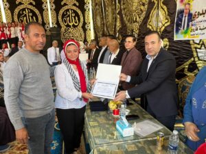 بدوى يكرم المتفوقين بمدرسة ترسا للتعليم الأساسي في قها بالقليوبية