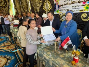 بدوى يكرم المتفوقين بمدرسة ترسا للتعليم الأساسي في قها بالقليوبية