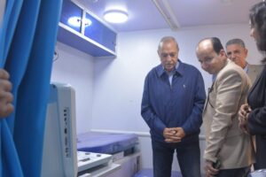 محافظ القليوبية يدشن القافلة الطبية المتحركة لمؤسسة راعي مصر للتنمية