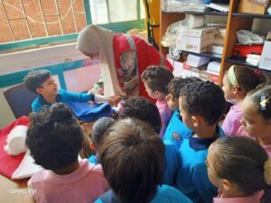 شاهدوا حملة ساعة لغزة.. براعم شبان بنها فى زيارة للهلال الأحمر