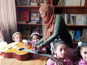 شاهدوا حملة ساعة لغزة.. براعم شبان بنها فى زيارة للهلال الأحمر