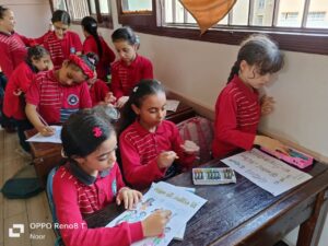 "مختلفون لكننا متميزون".. جلسة ارشادية لطلاب الدمج بشبان بنها 