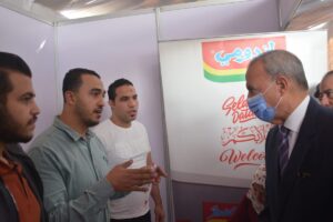محافظ القليوبية يتفقد الملتقى التوظيفي الأول لتوفير 1500 فرصة عمل (صور)