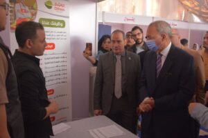 محافظ القليوبية يتفقد الملتقى التوظيفي الأول لتوفير 1500 فرصة عمل (صور)