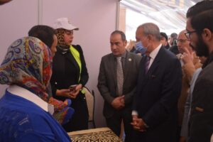 محافظ القليوبية يتفقد الملتقى التوظيفي الأول لتوفير 1500 فرصة عمل (صور)