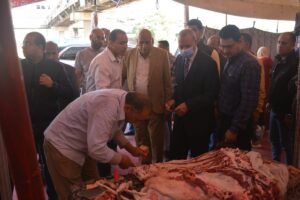 لمحاربة الغلاء .. "الهجان" يتفقد المعرض الدائم للسلع الغذائية بميدان المؤسسة بشبرا الخيمة