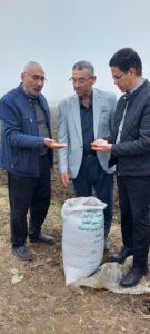 رئيس جامعة بنها يشهد بدء موسم زراعة القمح في مزارع كلية الزراعة