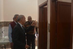 محافظ القليوبية يتفقد لجان الانتخابات الرئاسية بمدينتي طوخ وقها