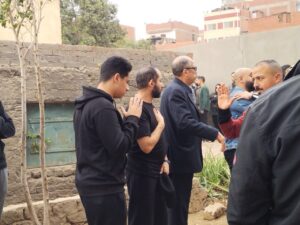 بالصور .. أحمد حلمي يشيع جثمان شقيقه إلى مثواه الأخير