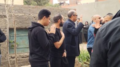 بالصور .. أحمد حلمي يشيع جثمان شقيقه إلى مثواه الأخير
