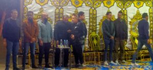 الفنان أحمد حلمي يتلقى عزاء شقيقه ببنها (صور)