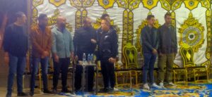 الفنان أحمد حلمي يتلقى عزاء شقيقه ببنها (صور)