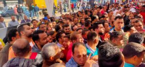 صور .. إقبال كبير من مواطنين للإدلاء بأصواتهم في الانتخابات