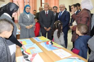 محافظ القليوبية وسفير أذربيجان يضعان أكليل من الزهور على تمثال الزعيم حيدر علييف بالقناطر الخيرية