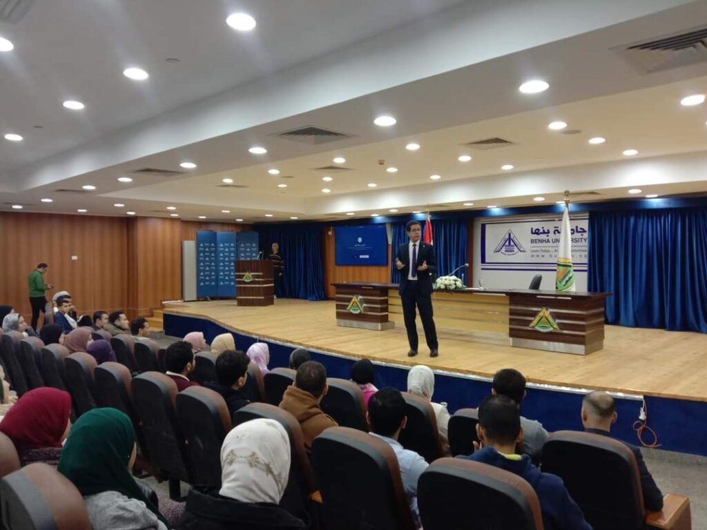 خلال لقائه بمعاوني أعضاء هيئة التدريس .. رئيس جامعة بنها: أنتم أصحاب رسالة