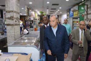 محافظ القليوبية يتفقد منافذ بيع السلع للتأكد من توافرها بكميات تلبي احتياجات المواطن
