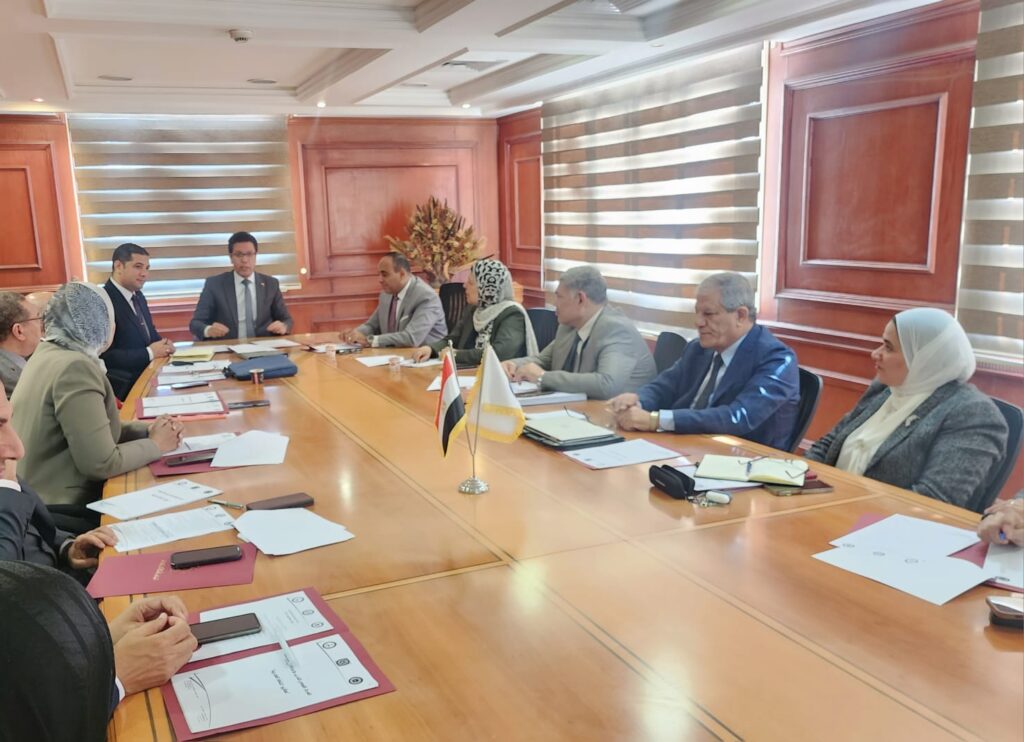 رئيس جامعة بنها وأمين المجلس الأعلى للجامعات يفتتحان أعمال اللجنة العليا لاعتماد المدربين